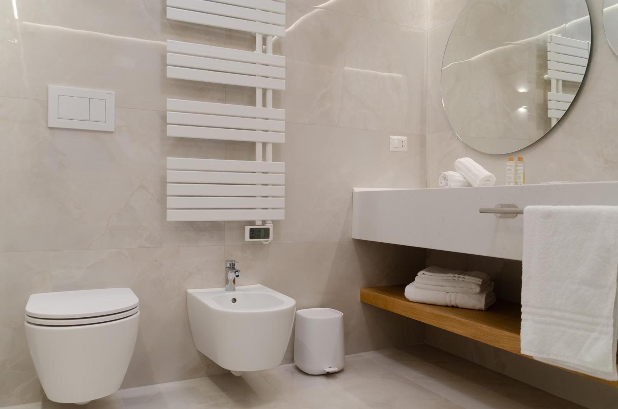 Apulialux - San Lorenzo Luxury Apartment Con Jacuzzi In Centro Brindisi Buitenkant foto