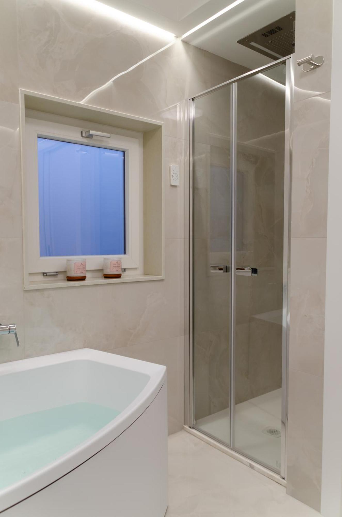 Apulialux - San Lorenzo Luxury Apartment Con Jacuzzi In Centro Brindisi Buitenkant foto