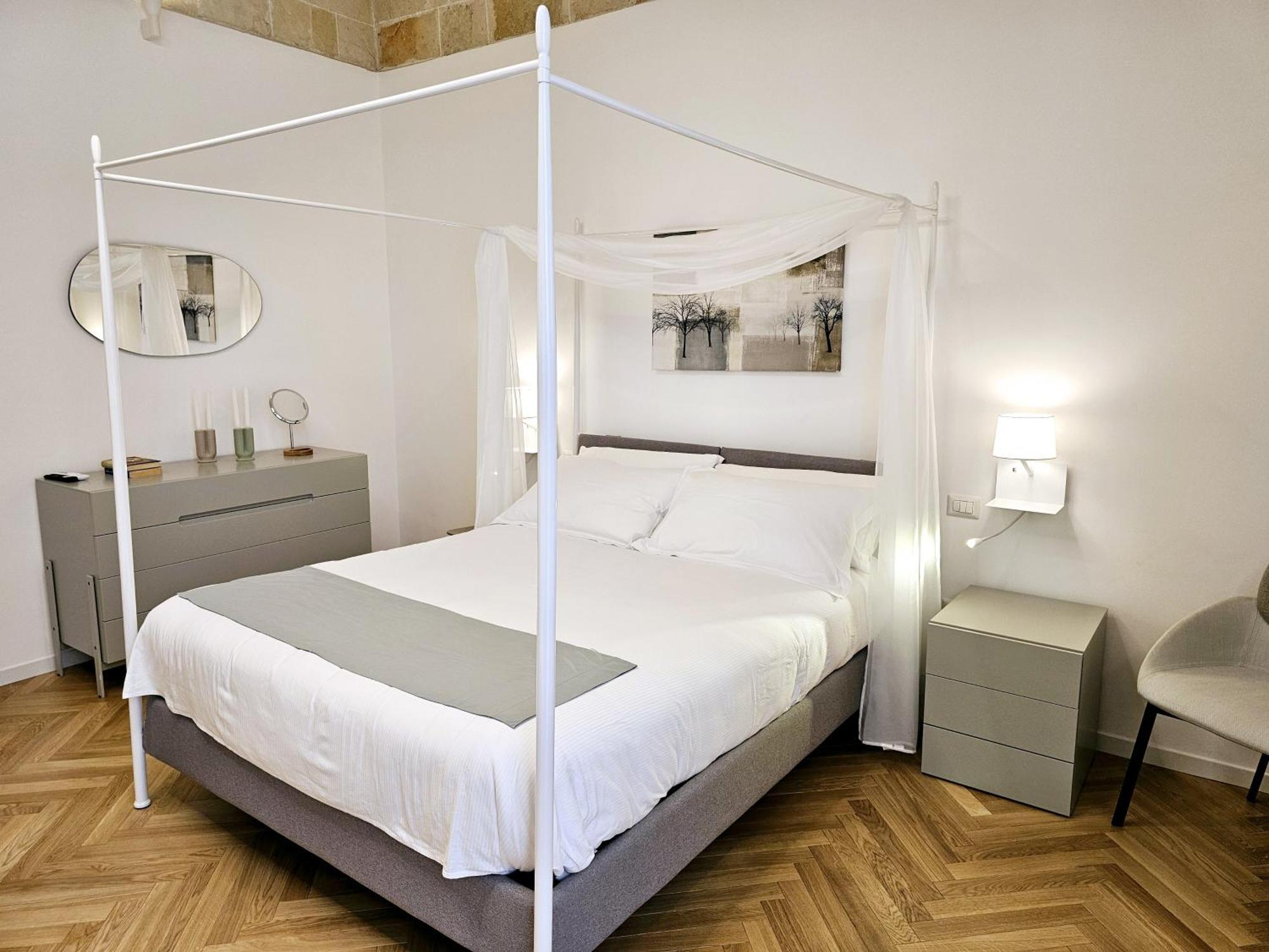 Apulialux - San Lorenzo Luxury Apartment Con Jacuzzi In Centro Brindisi Buitenkant foto